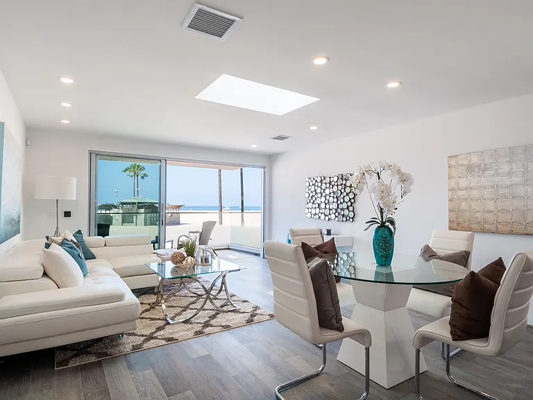 1309 S Ocean Front Walk #A — Photo 21
