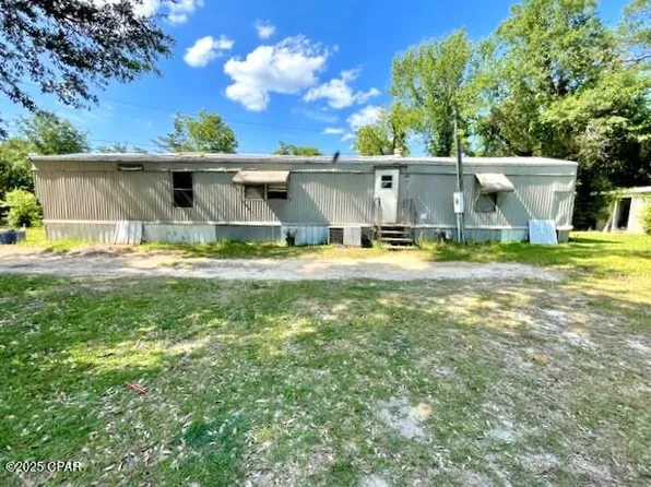 2820 Barnes St, Marianna, FL 32448