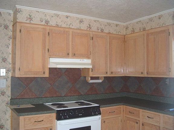 3rd image of 92 Breezy Hill Dr