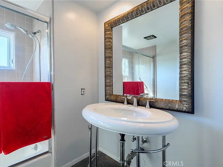 3633 Willowcrest Ave — Photo 16