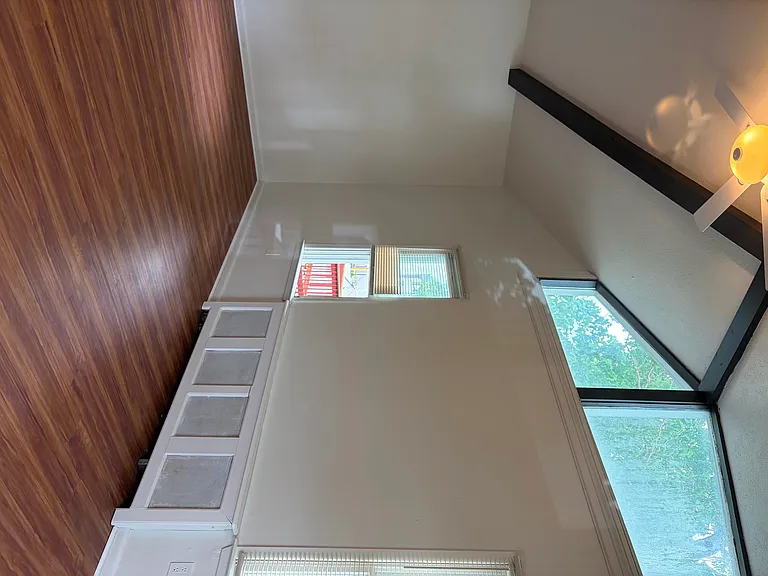 116 Henry St — Photo 10