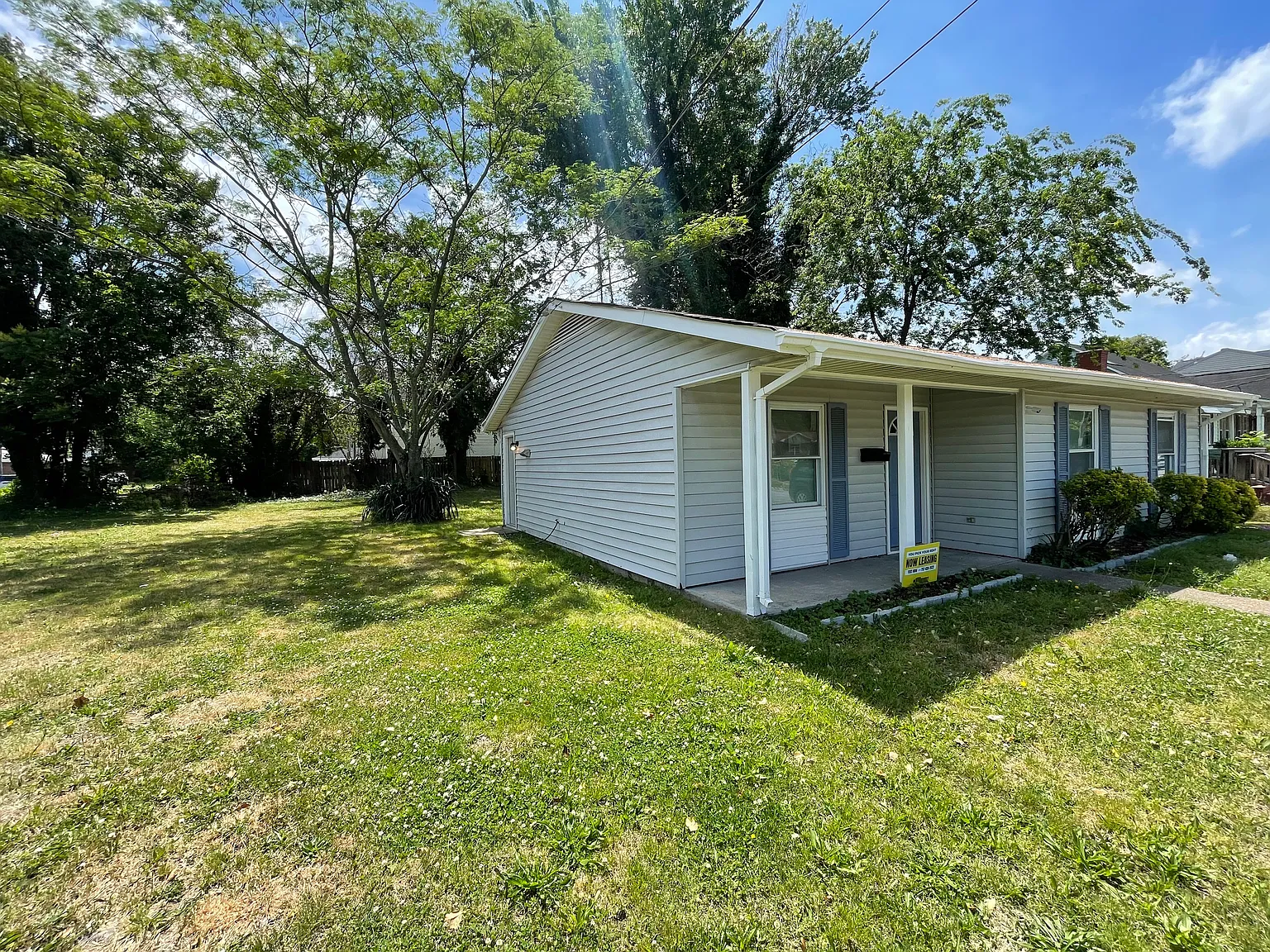 3 bed, 1017 sqft, $1,925 — Photo 3