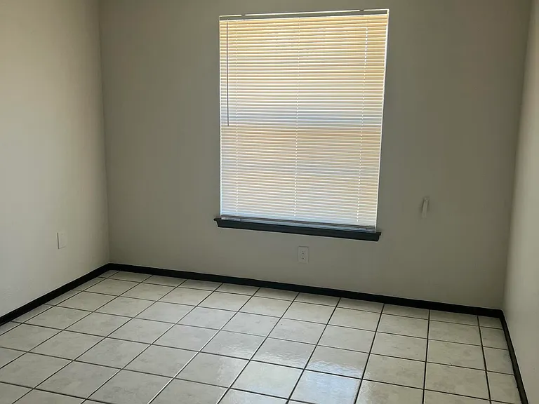7772 Iroquois Dr — Photo 21