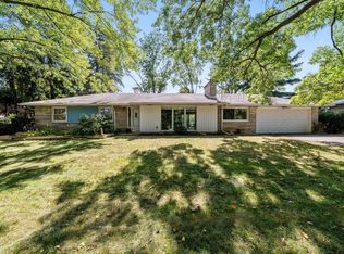 1820 Inwood Rd, South Bend, IN 46614