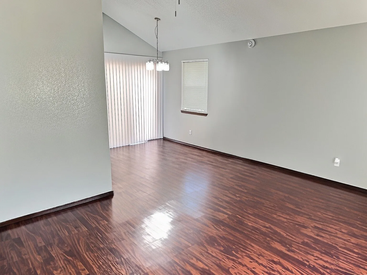 2 bed, 829 sqft, $1,075 — Photo 4