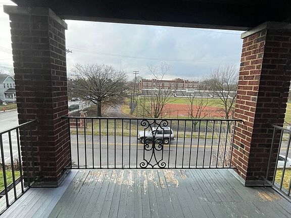 2nd image of 2688 Calumet St #4