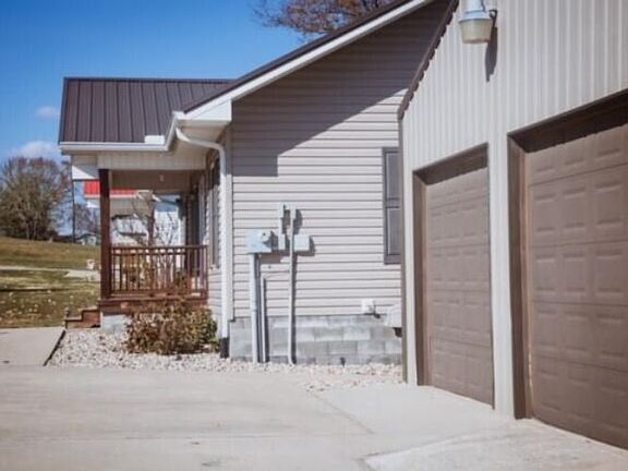 3rd image of 225 Rain Lily Dr