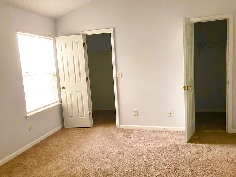 9511 Brackenview Ct — Photo 6