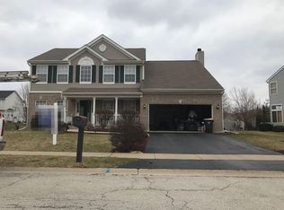 424 Raintree Dr, Oswego, IL 60543