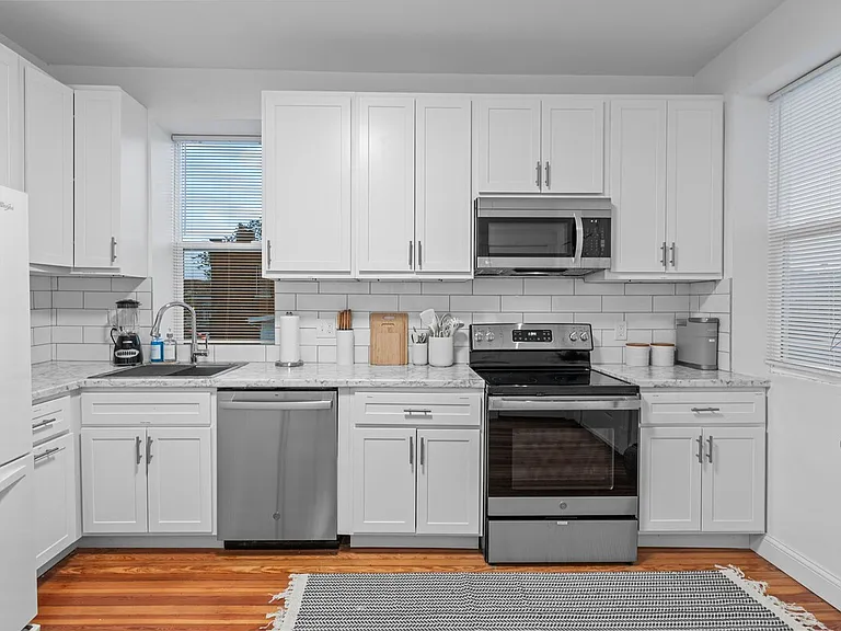 3153 Michigan Ave #B — Photo 14