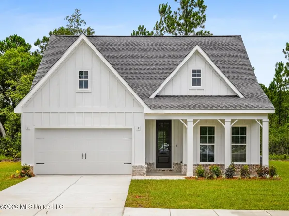 13513 Garland Rd, Ocean Springs, MS 39564