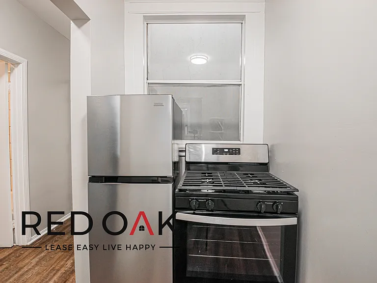 692 Valencia St #303 — Photo 11
