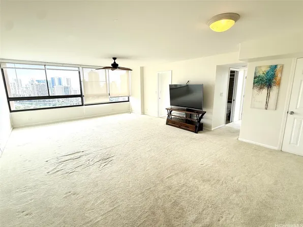 581 Kamoku St APT 2506, Honolulu, HI 96826