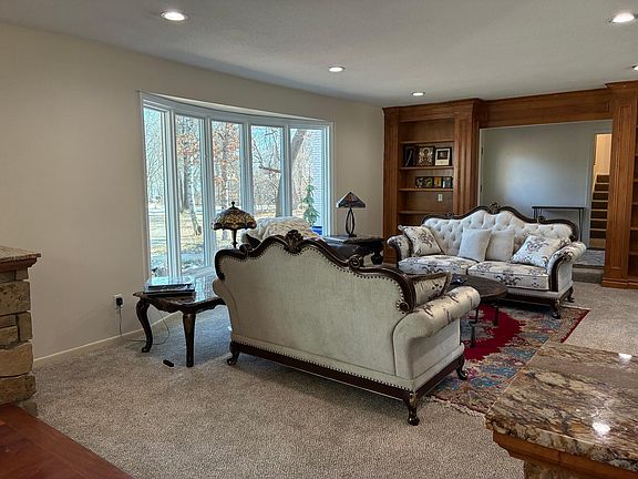 3rd image of 23 Evergreen Rd