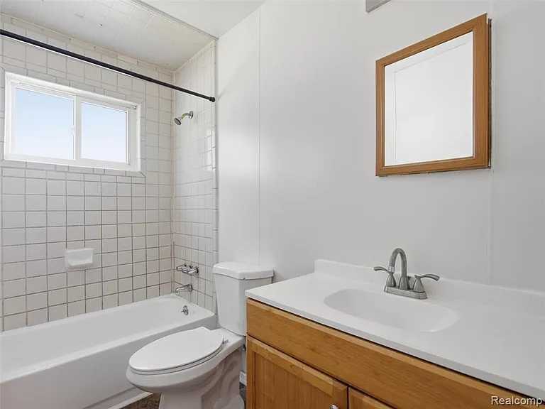 1221 E Granet Ave — Photo 18