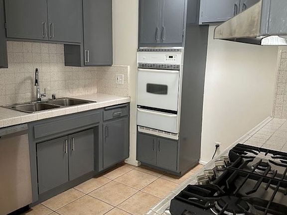 5th image of 3747 Mentone Ave #7