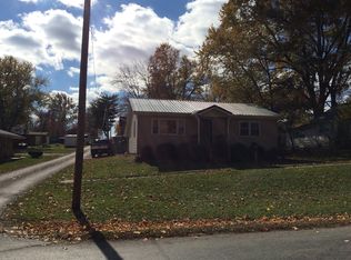 110 E Washington St, Mount Sterling, IL 62353
