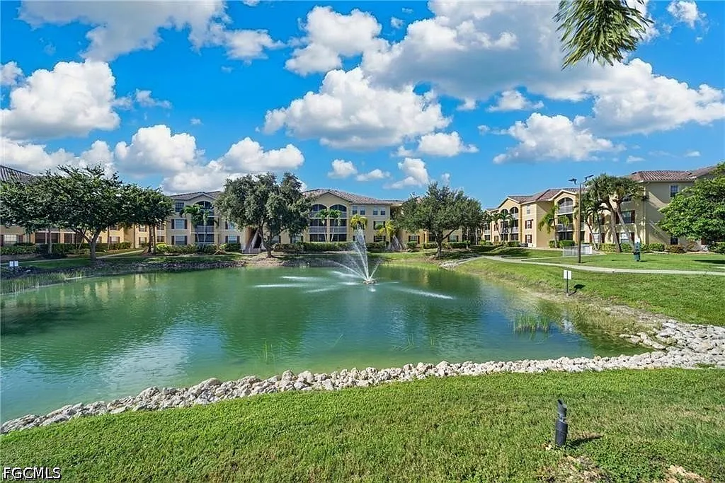 1 bed, 1.0 bath, 697 sqft, $1,100 — Photo 2