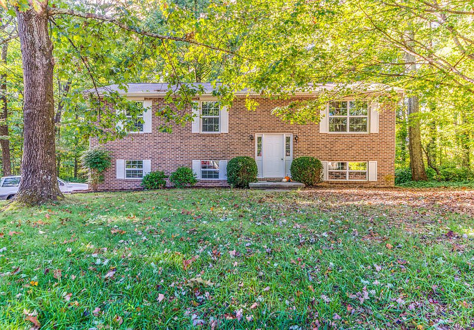 1st image of 5033 Laurel Woods Dr