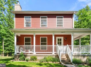 10677 Bears Den Rd, Marshall, VA 20115