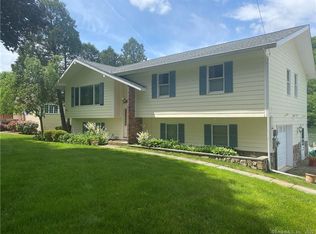 17 Pinewood Shrs, Sherman, CT 06784