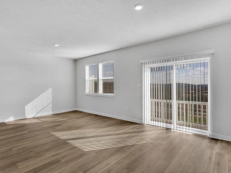 126 Scotland Ln — Photo 16