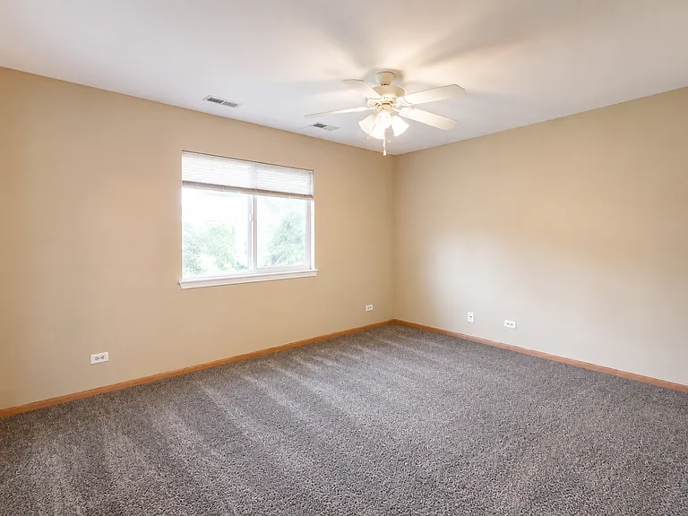 1858 S Hamlin Ln — Photo 13