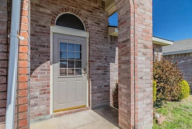 3 bed, 1647 sqft, $2,350 — Photo 2