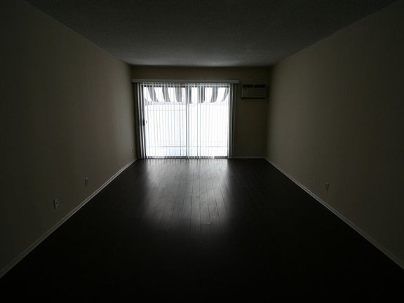 3rd image of 1110 S Oakhurst Dr APT 102