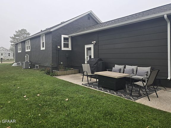 3rd image of 300 E 2nd Ave S