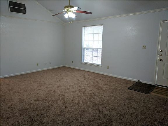 2nd image of 3514 Indianola St