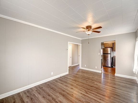 3rd image of 543 Montrose St