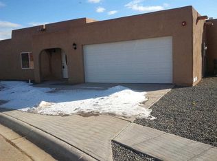 31 S Calle Del Oro, Santa Fe, NM 87507