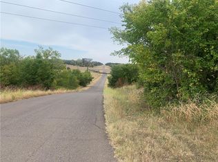 1301 E Triplett Rd, Guthrie, OK 73044