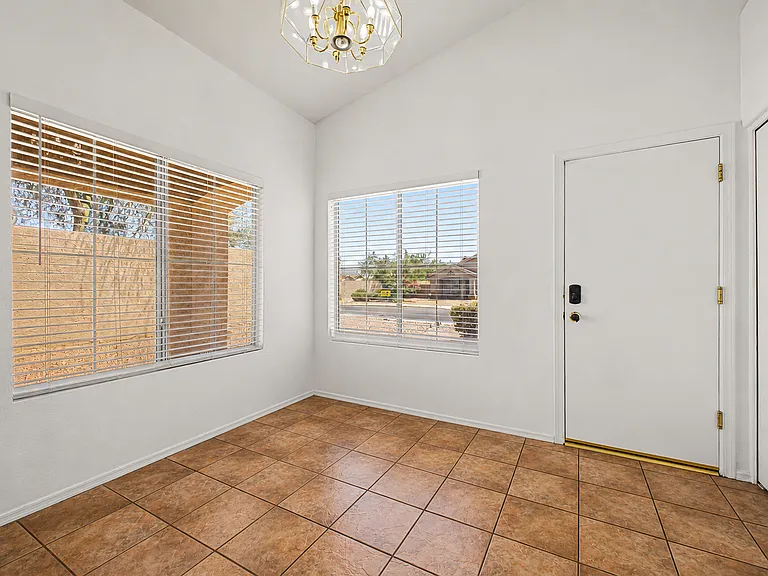 6906 W Phelps Rd — Photo 13