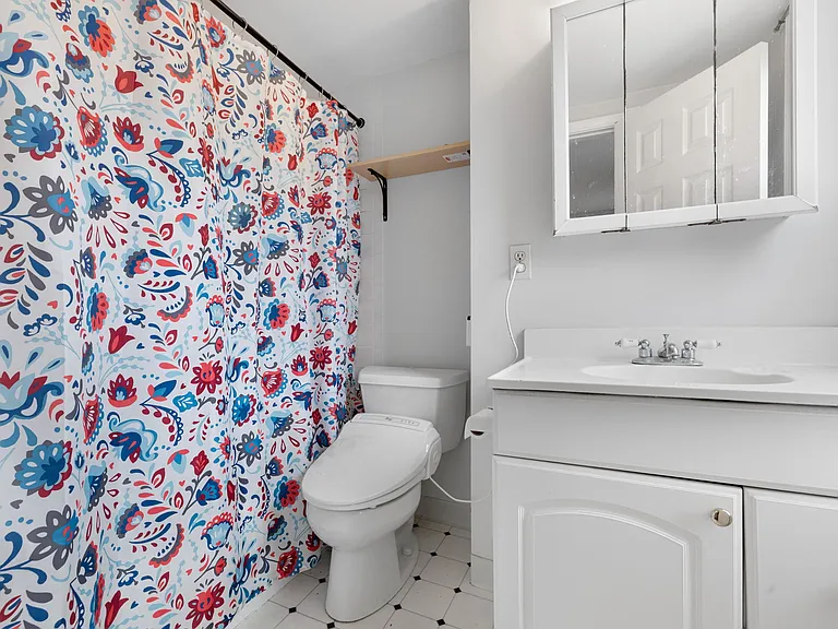526-528 Medford St #1 — Photo 7