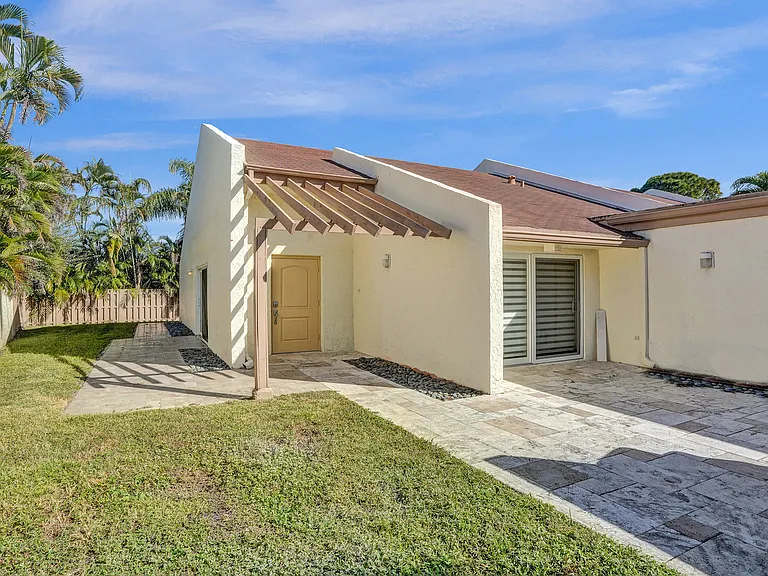 21760 Contado Rd — Photo 3