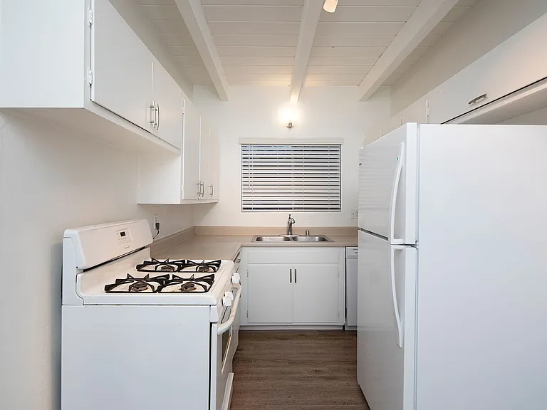 3654 & 3660 Princeton Ave — Photo 5