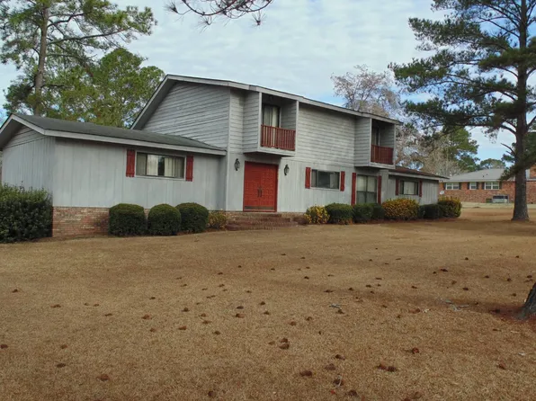 220 Lakeshore Dr, Moultrie, GA 31768