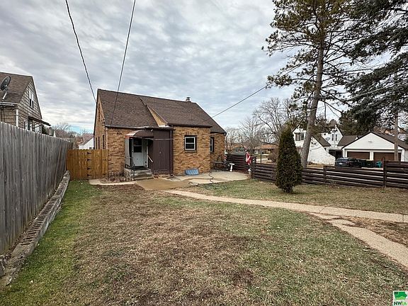 3rd image of 2936 Pierce St