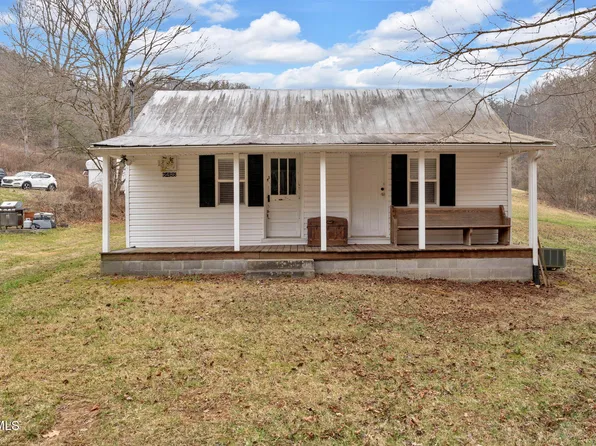 6486 Walnut Grove Rd, Mendota, VA 24270