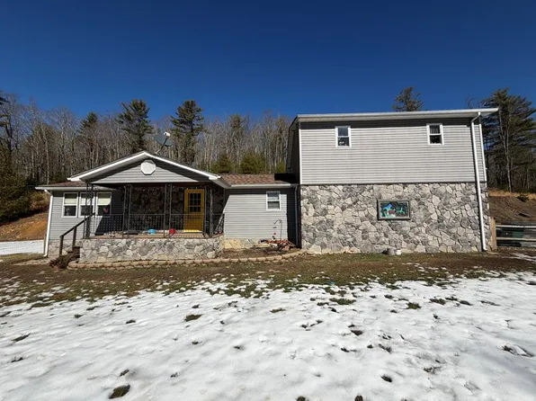 260 Hoye Rd, White Oak, WV 25989