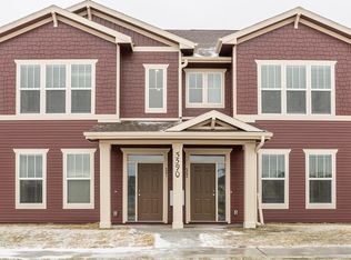 5590 S Prairie View Dr #202, West Des Moines, IA 50266