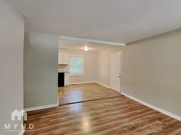 502 Fairlane Cir NW — Photo 7
