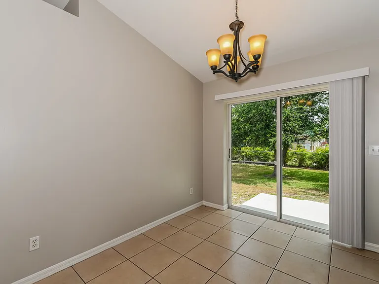 1733 SW 22nd Ln — Photo 7
