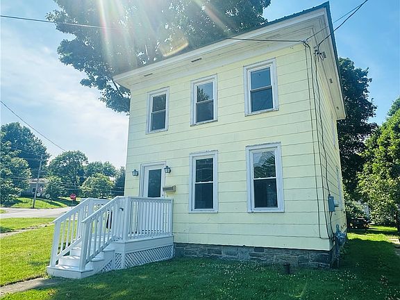 3rd image of 27 Ellen St