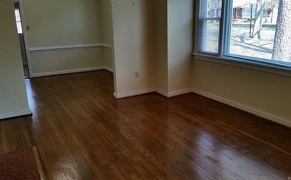 3rd image of 221 Stuttaford Dr