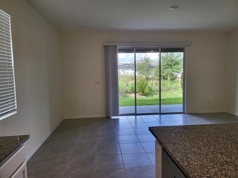 1204 Draintree St — Photo 8