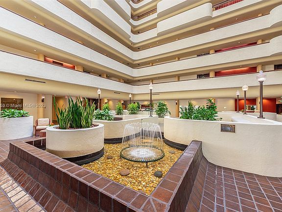 3rd image of 600 Biltmore Way APT 920