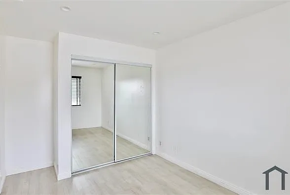 1881 W Jefferson Blvd #204 — Photo 11
